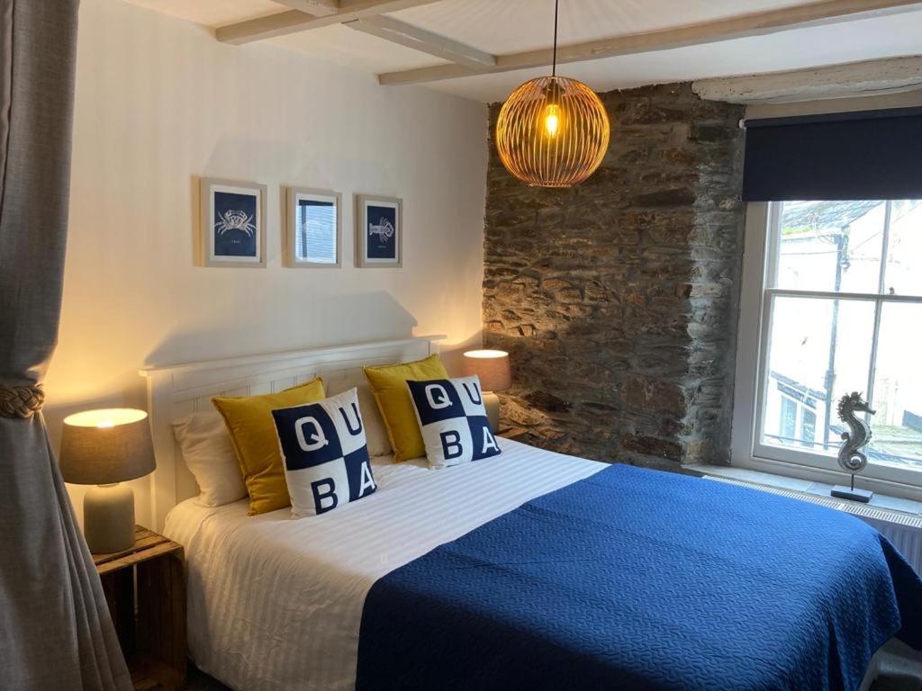 "Prospect House" - Two Private Apartments In This 17Th Century Cottage - Apartment 2 Has A Kids Cabin Bunk Room - Book Both Apartments For One Large House With Connecting Door In Lobby - Public Parking Outside Looe Eksteriør bilde