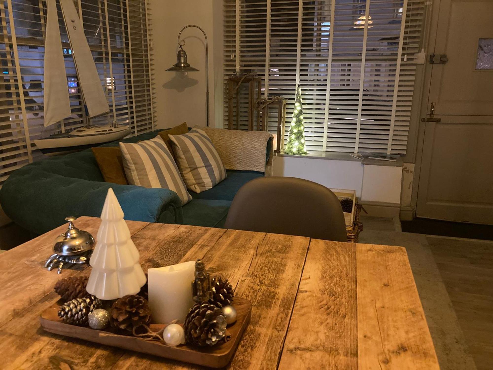 "Prospect House" - Two Private Apartments In This 17Th Century Cottage - Apartment 2 Has A Kids Cabin Bunk Room - Book Both Apartments For One Large House With Connecting Door In Lobby - Public Parking Outside Looe Eksteriør bilde